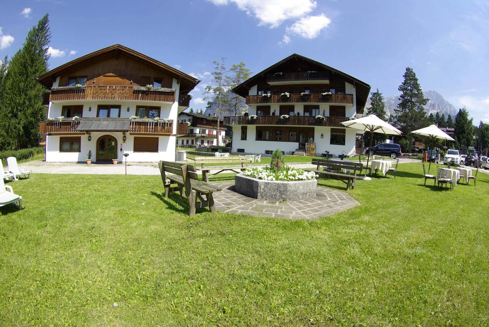 Hotel Capannina Cortina d'Ampezzo Ngoại thất bức ảnh