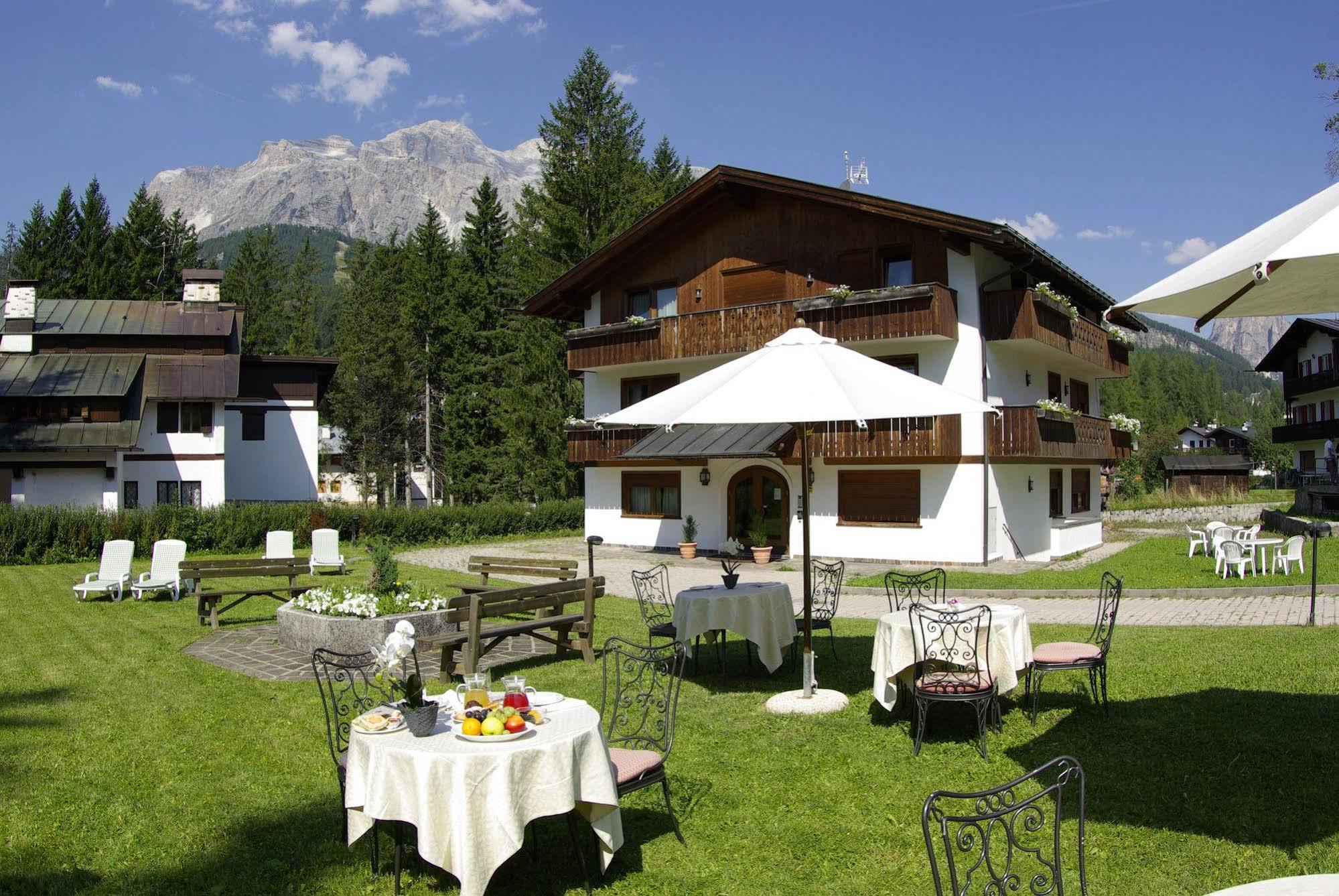 Hotel Capannina Cortina d'Ampezzo Ngoại thất bức ảnh